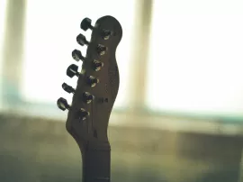 trastes en la guitarra